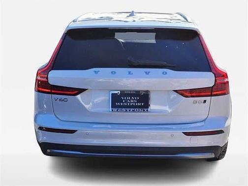 2025 Volvo V60 Cross Country Plus