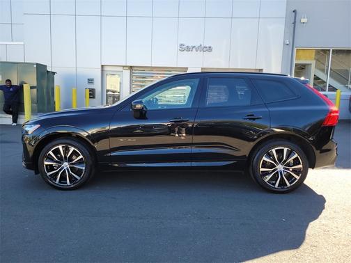 2025 Volvo XC60 B5 Plus