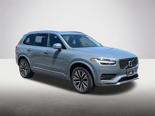 2022 Volvo XC90 T5 AWD Momentum 7 Seater