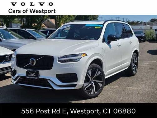 2022 Volvo XC90 R-Design
