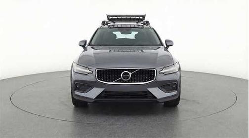 2025 Volvo V60 Cross Country Plus