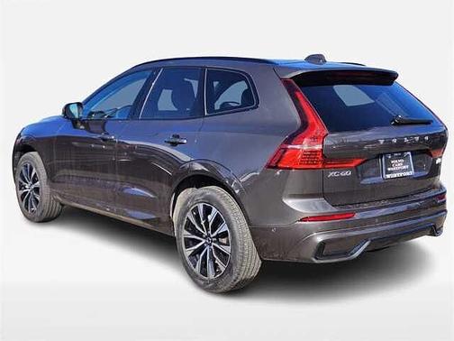 2025 Volvo XC60 Plus