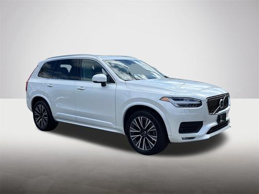 2022 Volvo XC90 T5 AWD Momentum 7 Seater