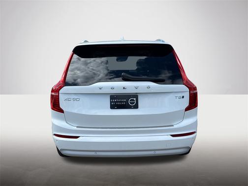 2022 Volvo XC90 T5 AWD Momentum 7 Seater