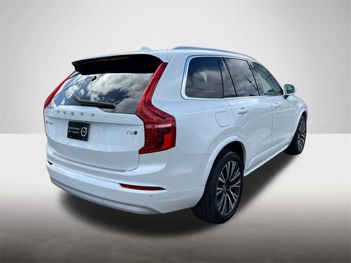 2022 Volvo XC90 T5 AWD Momentum 7 Seater