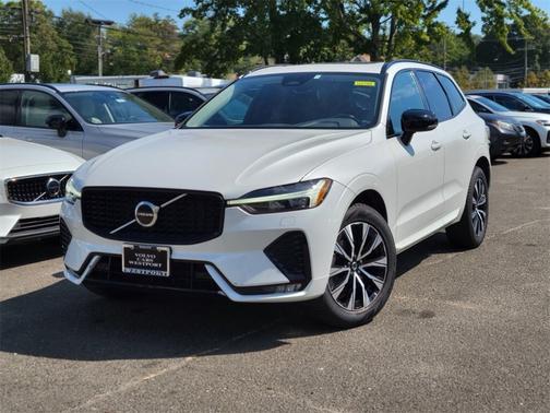 2024 Volvo XC60 B5 Core Dark