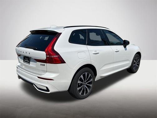 2024 Volvo XC60 B5 Core Dark