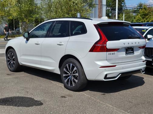 2024 Volvo XC60 B5 Core Dark
