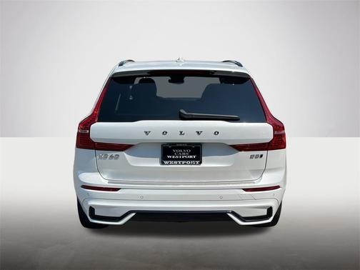 2024 Volvo XC60 B5 Core Dark