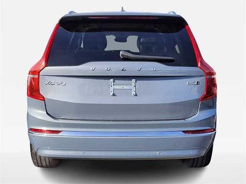2023 Volvo XC90 Plus