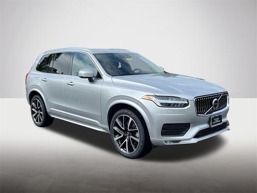 2022 Volvo XC90 T6 AWD Momentum 7 Seater