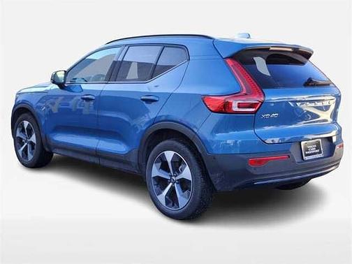 2025 Volvo XC40 Plus