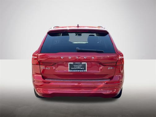 2022 Volvo XC60 B5 AWD Momentum