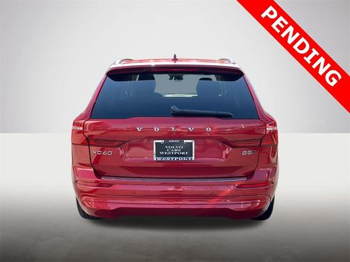 2022 Volvo XC60 B5 AWD Momentum