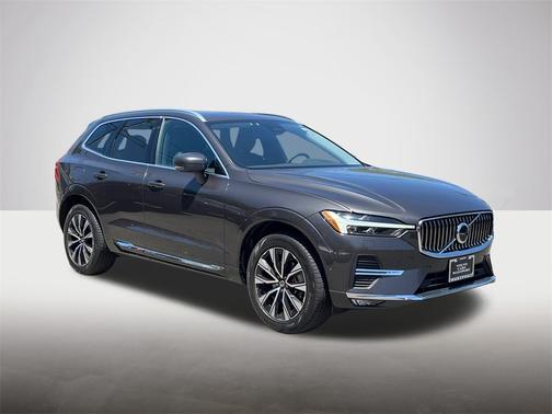 2023 Volvo XC60 B5 AWD Plus Bright