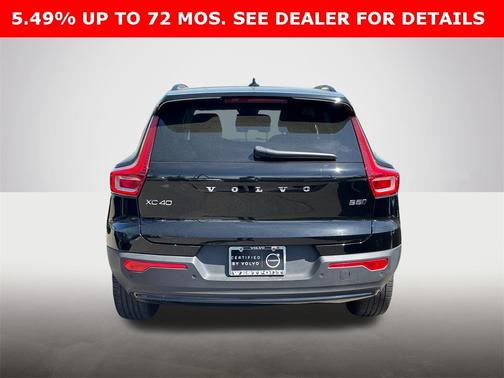 2023 Volvo XC40 B5 AWD Plus Dark