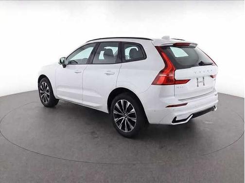 Crystal White 2023 Volvo XC60 Plus