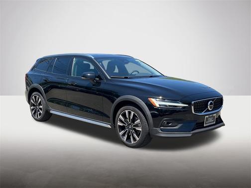 2023 Volvo V60 Cross Country B5 AWD Ultimate