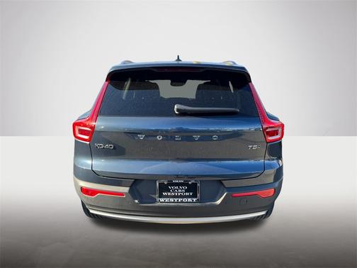 2022 Volvo XC40 T5 AWD Inscription