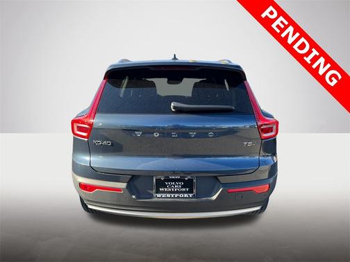 2022 Volvo XC40 T5 AWD Inscription