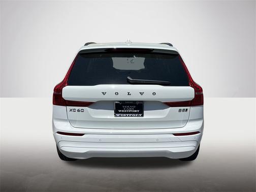 2022 Volvo XC60 B5 AWD Momentum