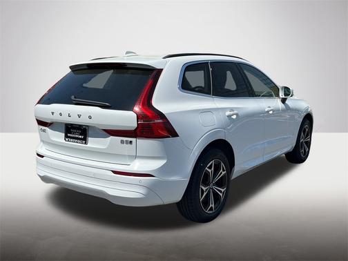 2022 Volvo XC60 B5 AWD Momentum