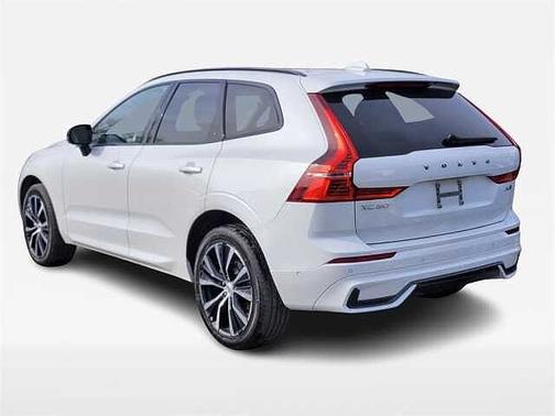 2025 Volvo XC60 Plus
