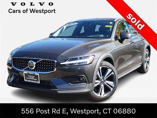 2025 Volvo V60 Cross Country Plus