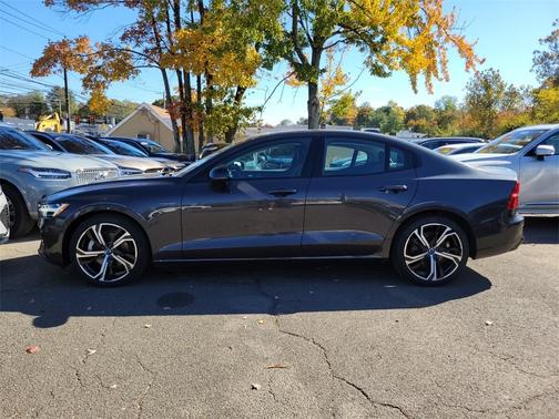 2025 Volvo S60 B5 Core