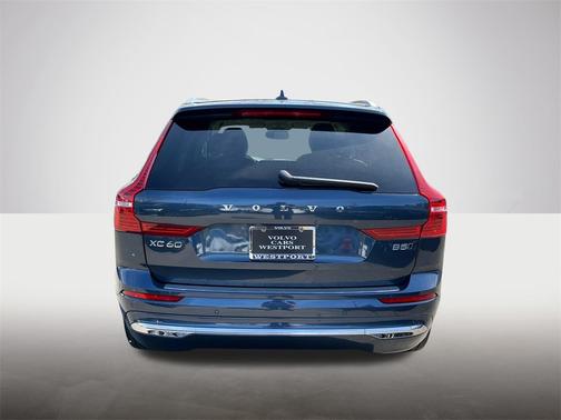 2023 Volvo XC60 B5 AWD Ultimate Bright