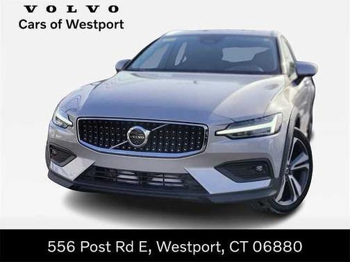 2025 Volvo V60 Cross Country Plus
