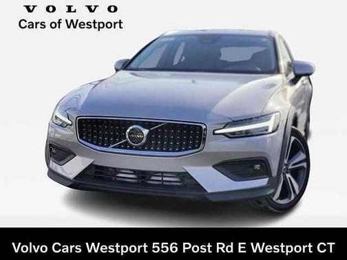 2025 Volvo V60 Cross Country Plus