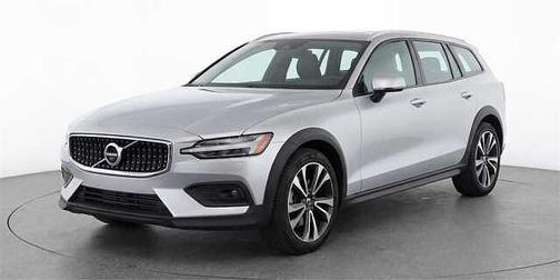 2025 Volvo V60 Cross Country Plus