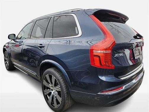 2024 Volvo XC90 T8 Ultimate Bright 7-Seater
