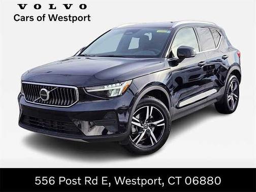 2025 Volvo XC40 Core