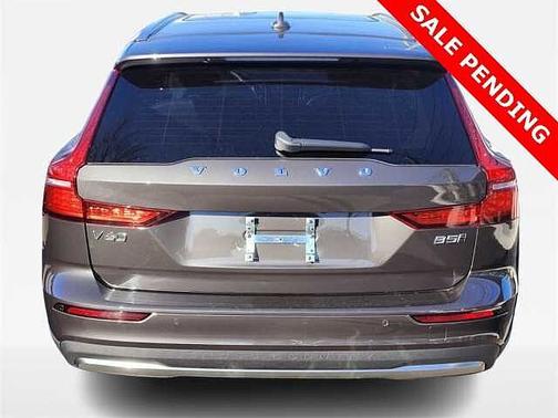 2025 Volvo V60 Cross Country Plus