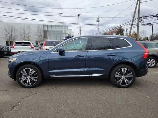 2023 Volvo XC60 Plus