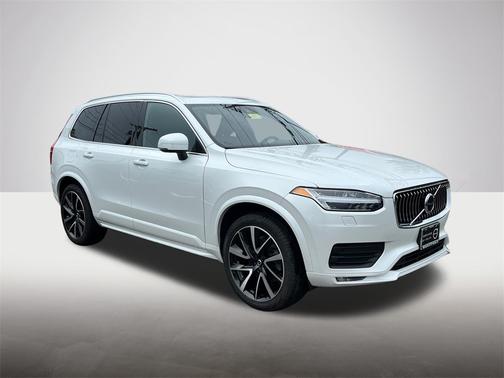 2022 Volvo XC90 T6 AWD Momentum 7 Seater