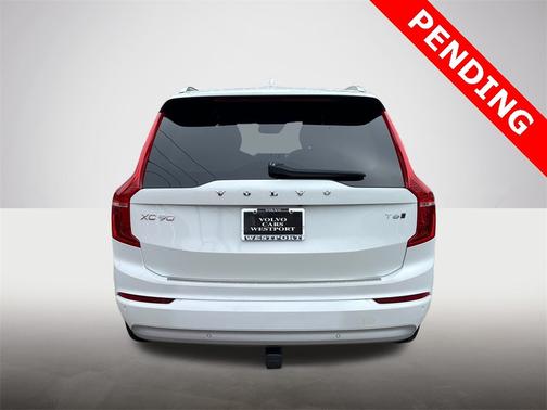 2022 Volvo XC90 T6 AWD Momentum 7 Seater