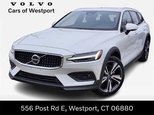 2025 Volvo V60 Cross Country Plus