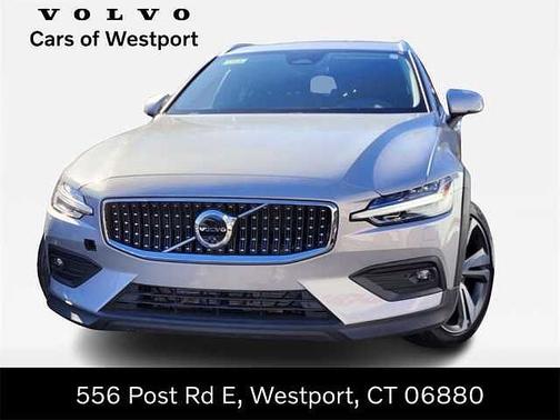 2025 Volvo V60 Cross Country Plus