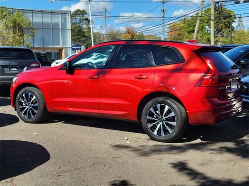 2023 Volvo XC60 B5 AWD Plus Dark