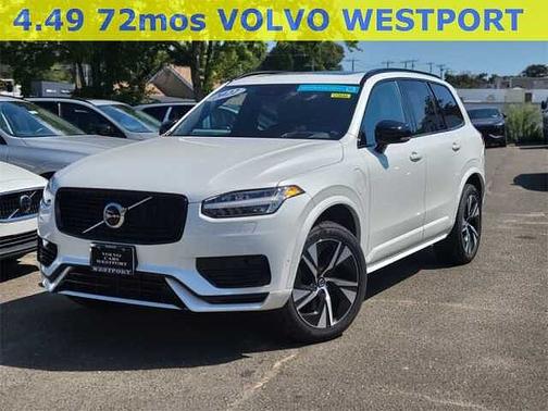 2022 Volvo XC90 R-Design
