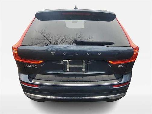 2023 Volvo XC60 B5 AWD Ultimate Bright