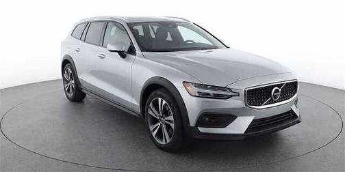2025 Volvo V60 Cross Country Plus