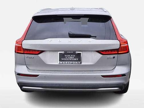 2025 Volvo V60 Cross Country Plus