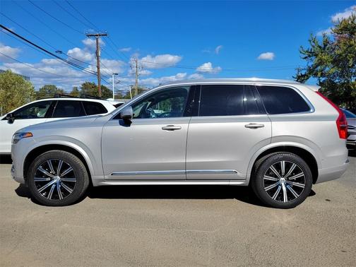 2025 Volvo XC90 B5 Plus
