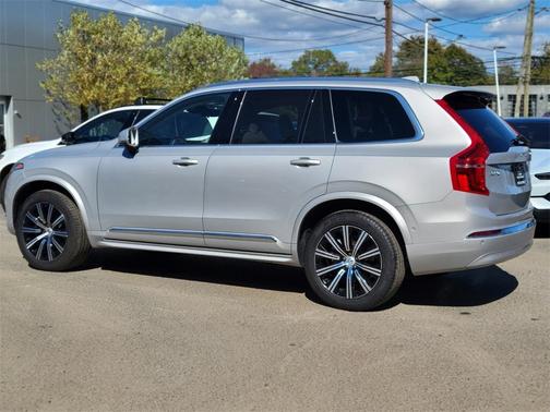 2025 Volvo XC90 B5 Plus