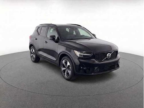 Onyx Black 2023 Volvo XC40 Plus