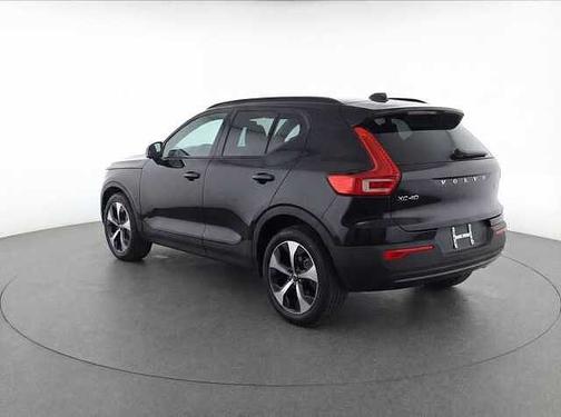 Onyx Black 2023 Volvo XC40 Plus